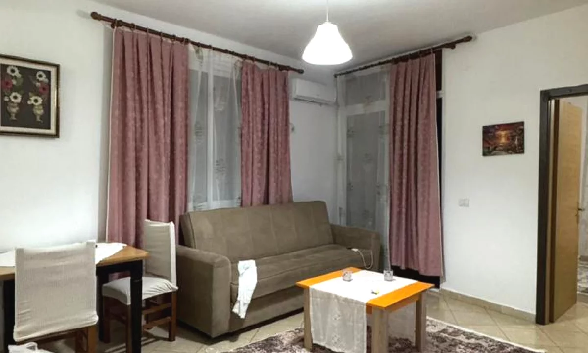 Shtepi me qera Apartament ne Tirane, 1+1, Mobilimi E mobiluar, Pagesa 40,000  Leke.