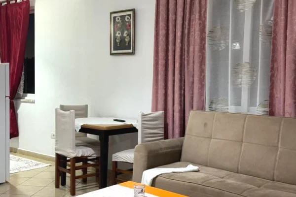 Shtepi me qera Apartament ne Tirane, 1+1, Mobilimi E mobiluar, Pagesa 40,000  Leke.