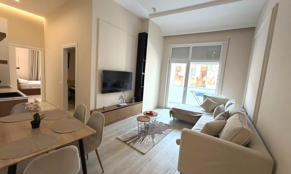 Shtepi me qera Apartament ne Tirane, 2+1, Mobilimi E mobiluar, Pagesa 100,000  Leke.
