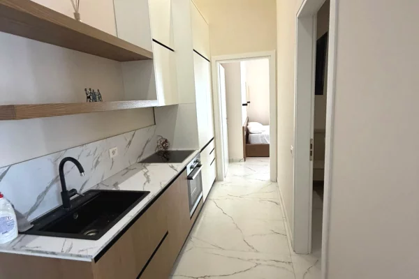 Shtepi me qera Apartament ne Tirane, 2+1, Mobilimi E mobiluar, Pagesa 100,000  Leke.