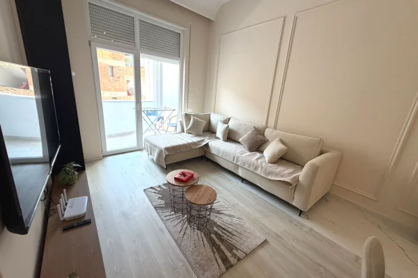 Shtepi me qera Apartament ne Tirane, 2+1, Mobilimi E mobiluar, Pagesa 100,000  Leke.