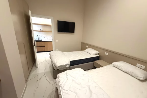Shtepi me qera Apartament ne Tirane, 2+1, Mobilimi E mobiluar, Pagesa 100,000  Leke.