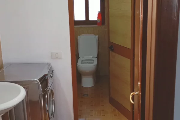 Shtepi me qera Apartament ne Tirane, 2+1, Mobilimi E mobiluar, Pagesa 45,000  Leke.
