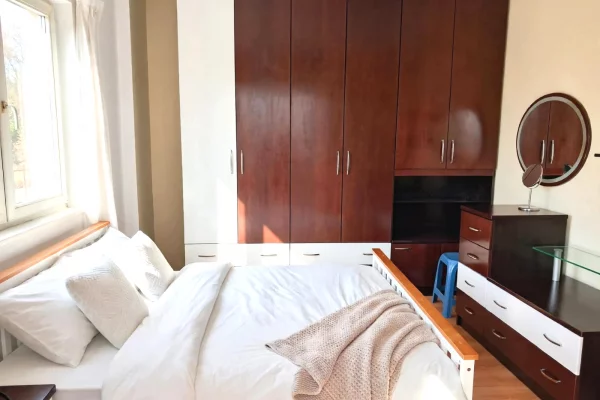 Shtepi me qera Apartament ne Tirane, 1+1, Mobilimi E mobiluar, Pagesa 60,000  Leke.