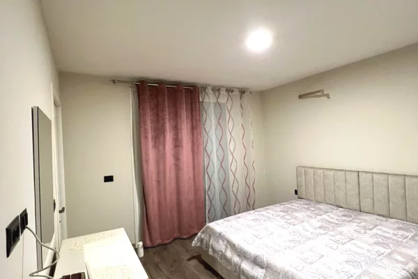 Shtepi me qera Apartament ne Tirane, 2+1, Mobilimi E mobiluar, Pagesa 1,000  Euro.