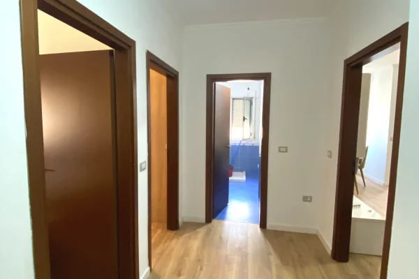 Shtepi me qera Apartament ne Tirane, 2+1, Mobilimi E mobiluar, Pagesa 80,000  Leke.