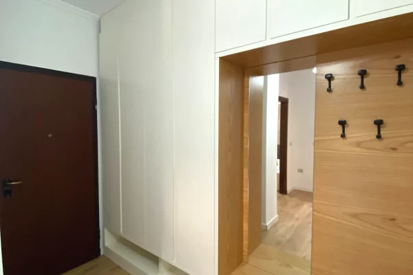 Shtepi me qera Apartament ne Tirane, 2+1, Mobilimi E mobiluar, Pagesa 80,000  Leke.