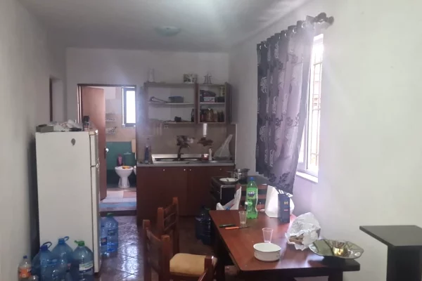 Shtepi me qera Apartament ne Tirane, 2+1, Mobilimi E mobiluar, Pagesa 30,000  Leke.