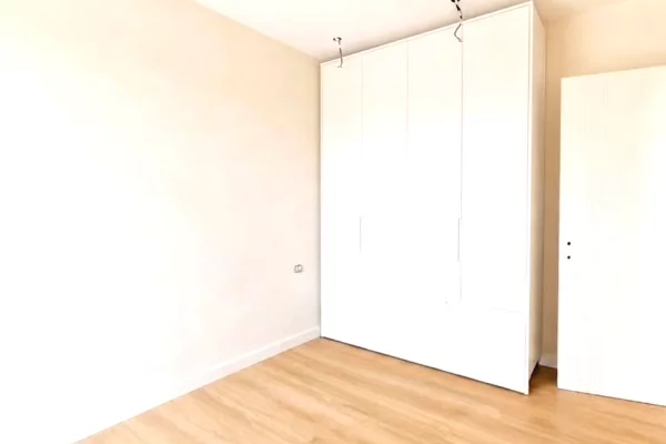Shtepi ne shitje Apartament ne Tirane, 1+1, Mobilimi E mobiluar, Pagesa 130,000  Euro.