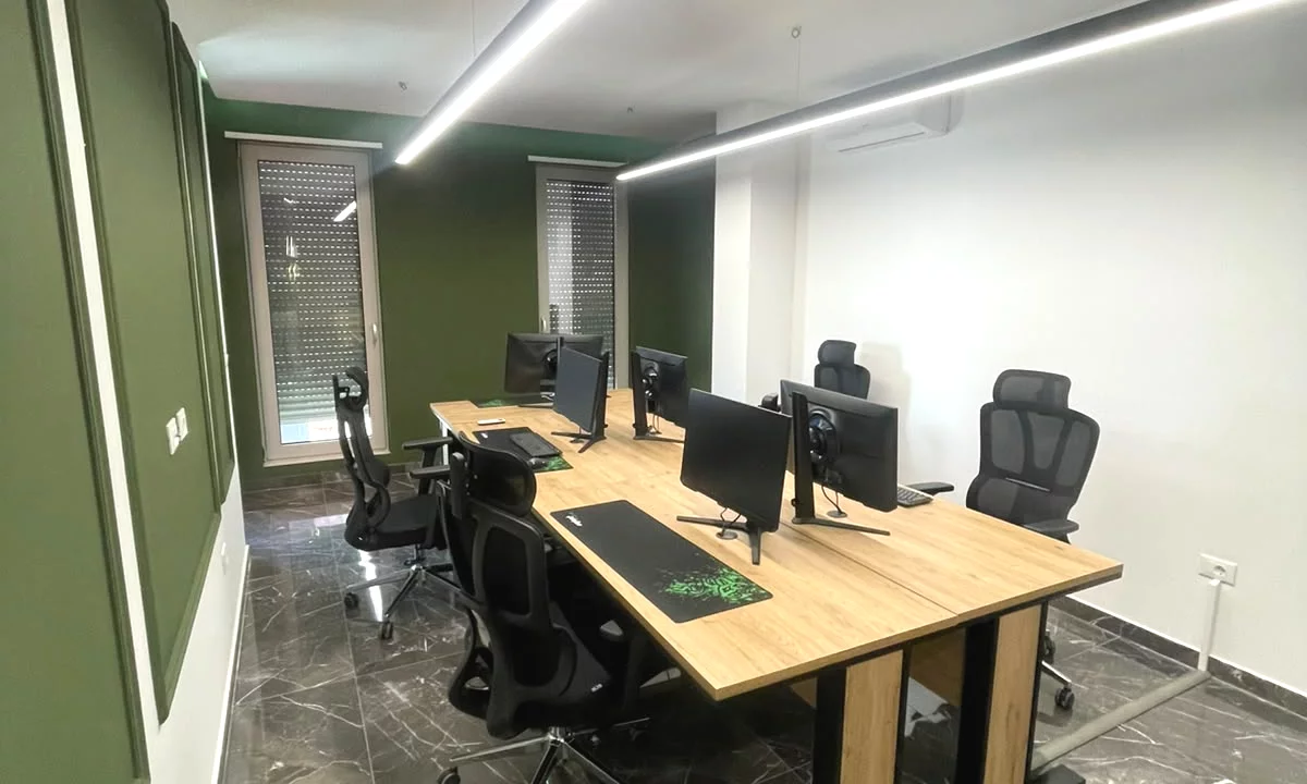 Jepet ambient per zyra tek Kompleksi Foleja e Gjelber , Zogu i Zi 
