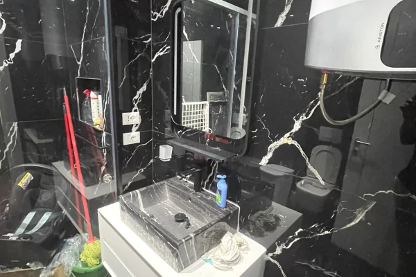 Jepet ambient per zyra tek Kompleksi Foleja e Gjelber , Zogu i Zi 