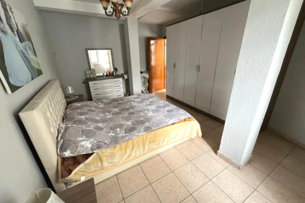 Shtepi ne shitje Apartament ne Tirane, 2+1, Mobilimi E mobiluar, Pagesa 190,000  Euro.