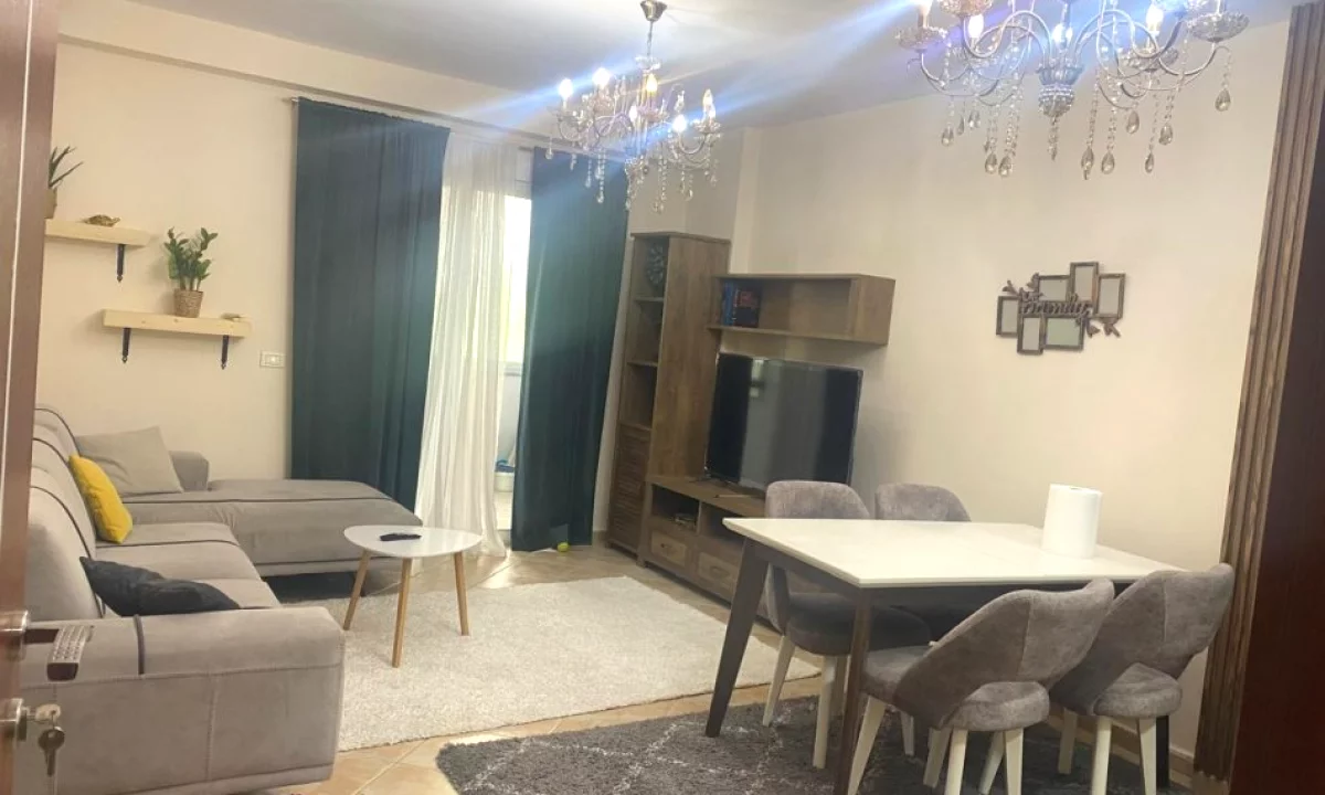 Shtepi me qera Apartament ne Tirane, 1+1, Mobilimi E mobiluar, Pagesa 50,000  Leke.