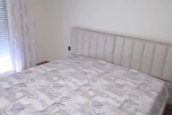 Shtepi me qera Apartament ne Tirane, 2+1, Mobilimi E mobiluar, Pagesa 1,000  Euro.