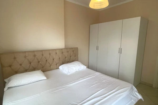 Shtepi me qera Apartament ne Tirane, 1+1, Mobilimi E mobiluar, Pagesa 550  Euro.