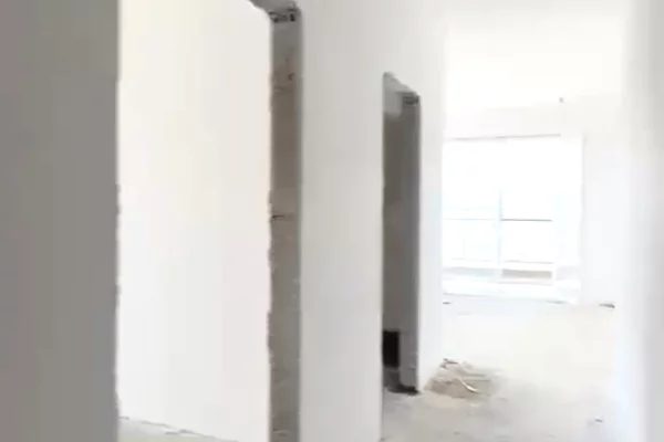 Shtepi ne shitje Apartament ne Tirane, 2+1, Mobilimi Bosh, pa mobiluar, Pagesa 140,500  Euro.