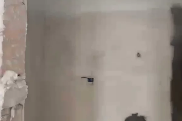Shtepi ne shitje Apartament ne Tirane, 2+1, Mobilimi Bosh, pa mobiluar, Pagesa 140,500  Euro.