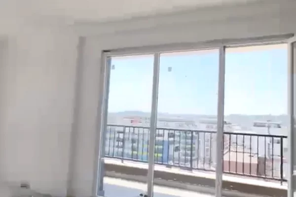 Shtepi ne shitje Apartament ne Tirane, 2+1, Mobilimi Bosh, pa mobiluar, Pagesa 140,500  Euro.