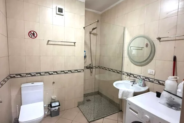 Shtepi me qera Apartament ne Tirane, 3+1, Mobilimi E mobiluar, Pagesa 1,200  Euro.