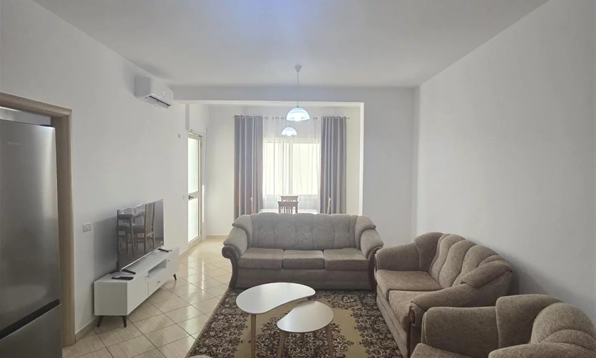 Shtepi me qera Apartament ne Tirane, 1+1, Mobilimi E mobiluar, Pagesa 500  Euro.