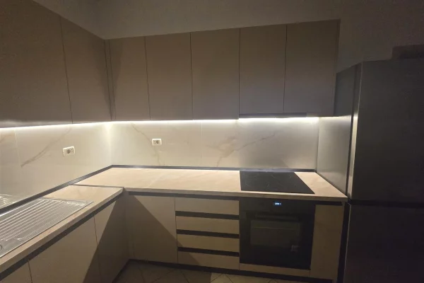 Shtepi me qera Apartament ne Tirane, 1+1, Mobilimi E mobiluar, Pagesa 500  Euro.