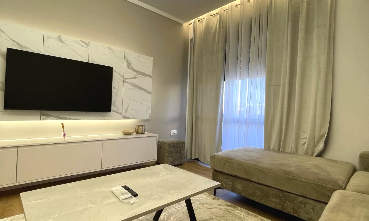 Shtepi me qera Apartament ne Tirane, 2+1, Mobilimi E mobiluar, Pagesa 900  Euro.