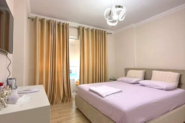 Shtepi ne shitje Apartament ne Tirane, 3+1, Mobilimi E mobiluar, Pagesa 338,000  Euro.