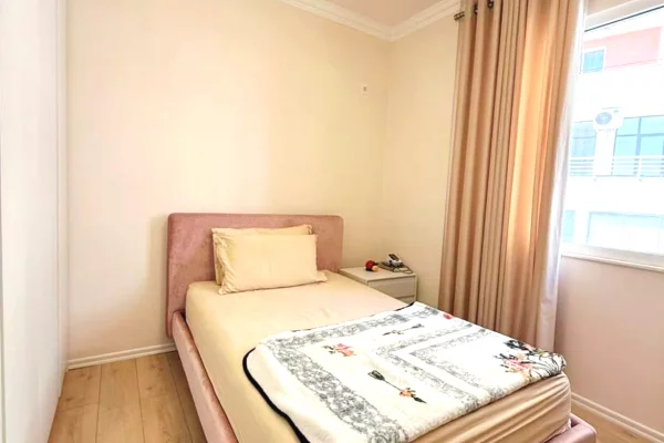 Shtepi ne shitje Apartament ne Tirane, 3+1, Mobilimi E mobiluar, Pagesa 338,000  Euro.
