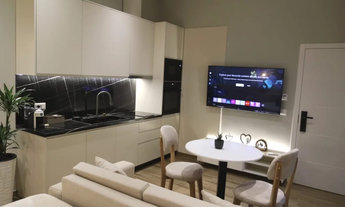 Shtepi ne shitje Apartament ne Tirane, Garsoniere, Mobilimi E mobiluar, Pagesa 220,000  Euro.