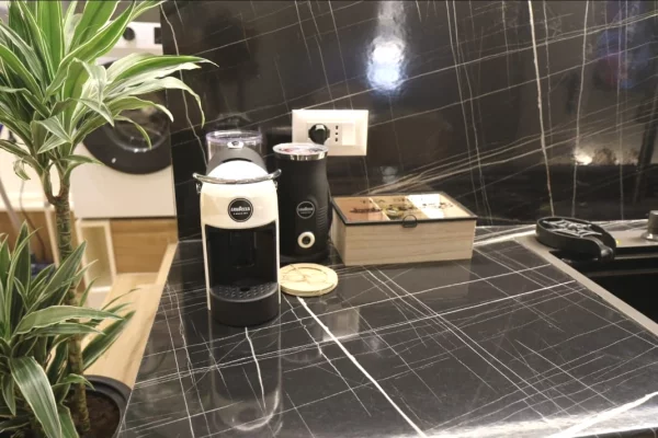 Shtepi ne shitje Apartament ne Tirane, Garsoniere, Mobilimi E mobiluar, Pagesa 220,000  Euro.