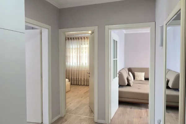 Shtepi ne shitje Apartament ne Tirane, 2+1, Mobilimi E mobiluar, Pagesa 16,000,000  Leke.