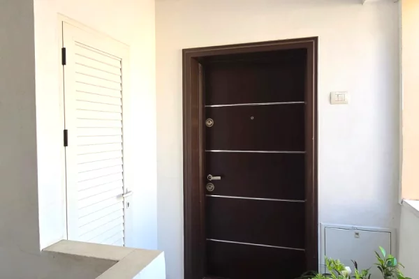 Shtepi ne shitje Apartament ne Tirane, 2+1, Mobilimi E mobiluar, Pagesa 16,000,000  Leke.