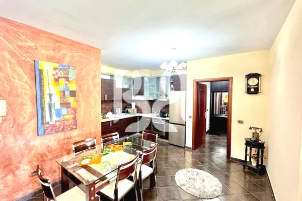 Shtepi me qera Apartament ne Tirane, 2+1, Mobilimi E mobiluar, Pagesa 70,000  Leke.