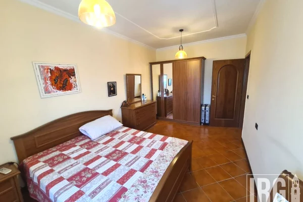 Shtepi me qera Apartament ne Tirane, 2+1, Mobilimi E mobiluar, Pagesa 80,000  Leke.
