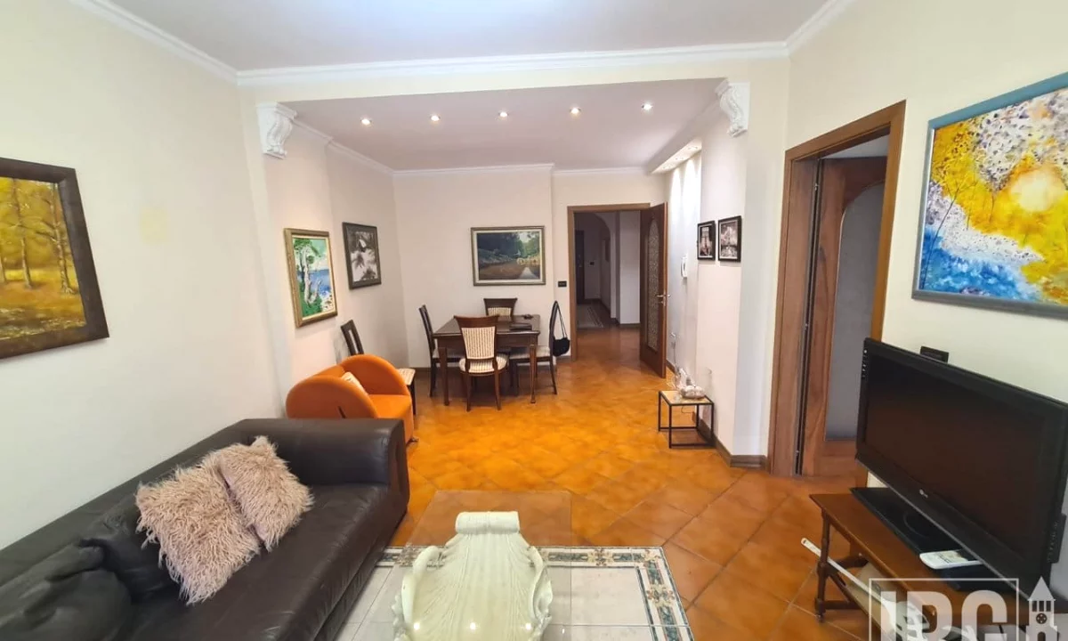 Shtepi me qera Apartament ne Tirane, 2+1, Mobilimi E mobiluar, Pagesa 80,000  Leke.