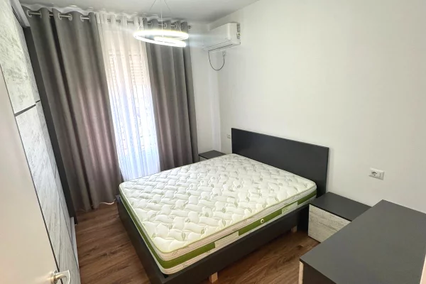 Shtepi me qera Apartament ne Tirane, 2+1, Mobilimi E mobiluar, Pagesa 55,000  Leke.