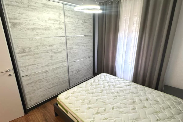 Shtepi me qera Apartament ne Tirane, 2+1, Mobilimi E mobiluar, Pagesa 55,000  Leke.