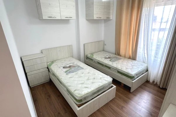 Shtepi me qera Apartament ne Tirane, 2+1, Mobilimi E mobiluar, Pagesa 55,000  Leke.