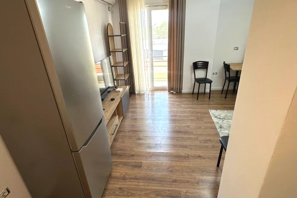 Shtepi me qera Apartament ne Tirane, 2+1, Mobilimi E mobiluar, Pagesa 55,000  Leke.