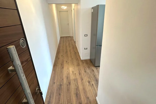 Shtepi me qera Apartament ne Tirane, 2+1, Mobilimi E mobiluar, Pagesa 55,000  Leke.