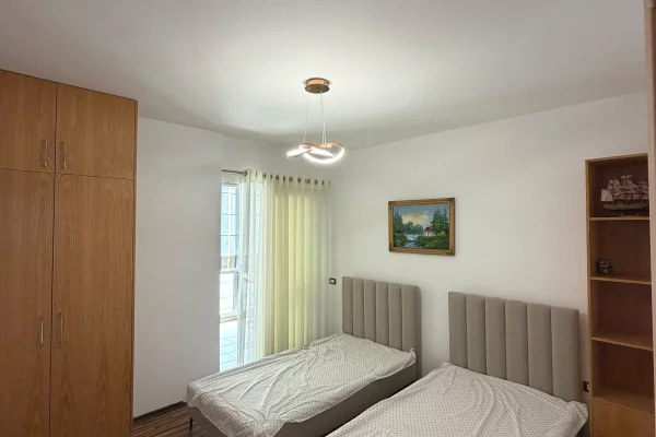 Shtepi me qera Apartament ne Tirane, 2+1, Mobilimi E mobiluar, Pagesa 65,000  Leke.