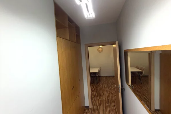 Shtepi me qera Apartament ne Tirane, 2+1, Mobilimi E mobiluar, Pagesa 65,000  Leke.