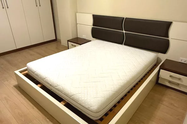 Shtepi me qera Apartament ne Tirane, 2+1, Mobilimi E mobiluar, Pagesa 65,000  Leke.