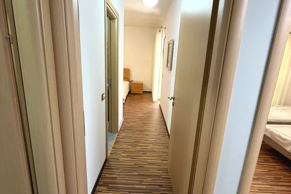 Shtepi me qera Apartament ne Tirane, 2+1, Mobilimi E mobiluar, Pagesa 65,000  Leke.