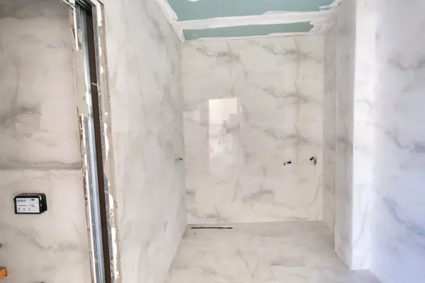 Shtepi ne shitje Vila Luksoze ne Tirane, 4+1, Mobilimi Bosh, pa mobiluar, Pagesa 70,000,000  Leke.