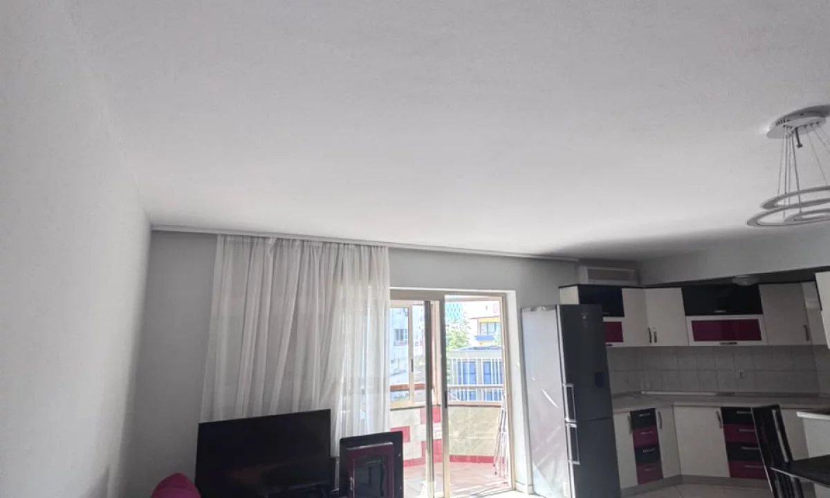 Shtepi me qera Apartament ne Tirane, 3+1, Mobilimi E mobiluar, Pagesa 800  Euro.