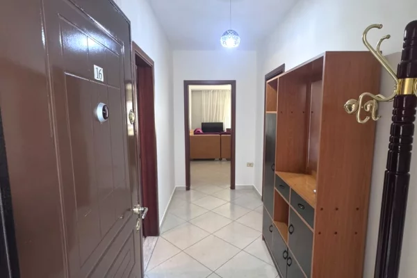 Shtepi me qera Apartament ne Tirane, 3+1, Mobilimi E mobiluar, Pagesa 800  Euro.