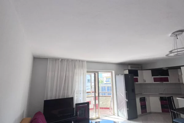 Jepet me qira apartament 3+2+2, në Rrugën Sami Frashëri