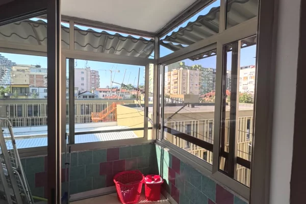 Shtepi me qera Apartament ne Tirane, 3+1, Mobilimi E mobiluar, Pagesa 800  Euro.