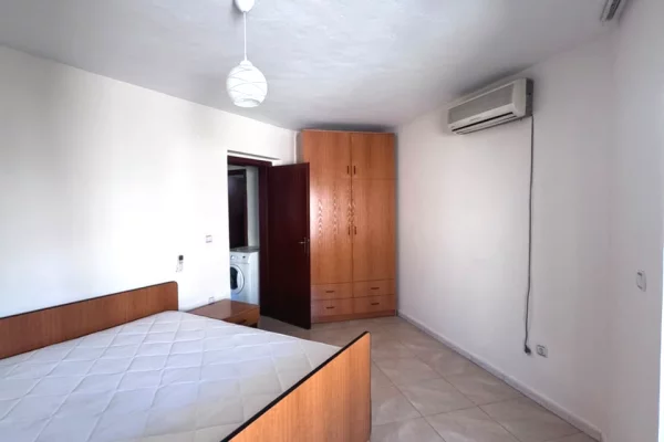 Shtepi me qera Apartament ne Tirane, 3+1, Mobilimi E mobiluar, Pagesa 800  Euro.